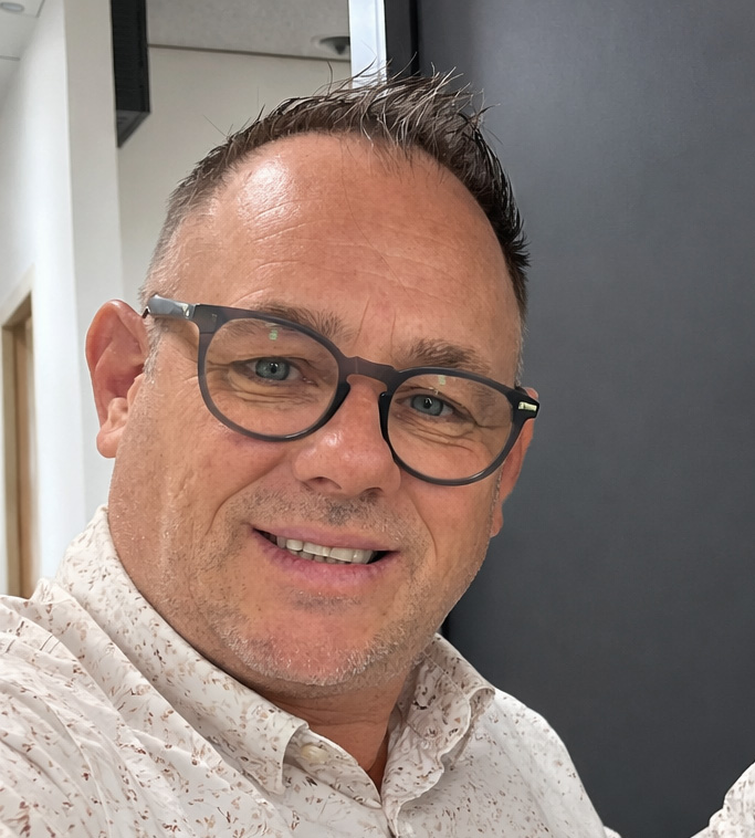 uc_stacked_images_elementor_3ca40946_item1