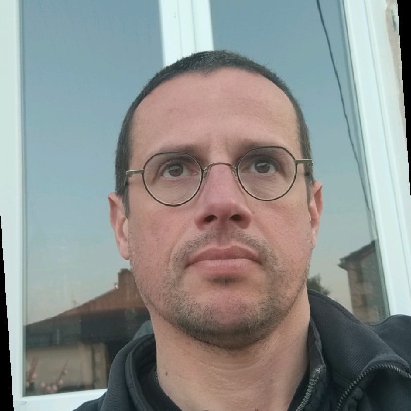 uc_stacked_images_elementor_3ca40946_item1